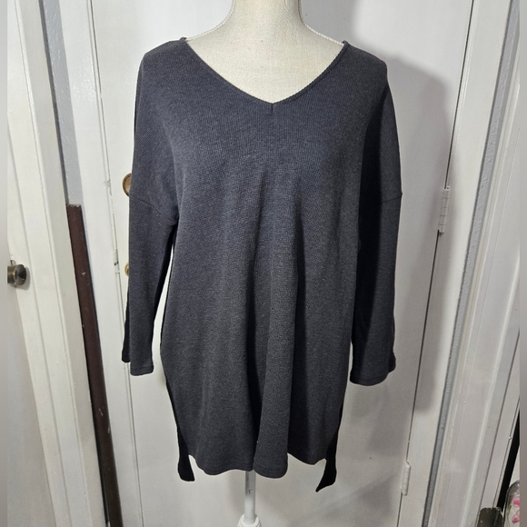 Suzanne Betro Gray/Black Knit Top Sz Large NWT - Picture 5 of 9